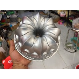 Khuôn Bundt 10 inch giá rẻ chỉ với 275.000 đ